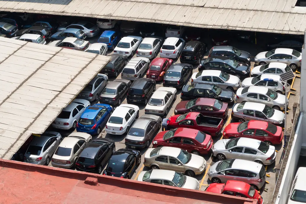 3 Mitos comunes sobre el estacionamiento tradicional que necesitas desmentir