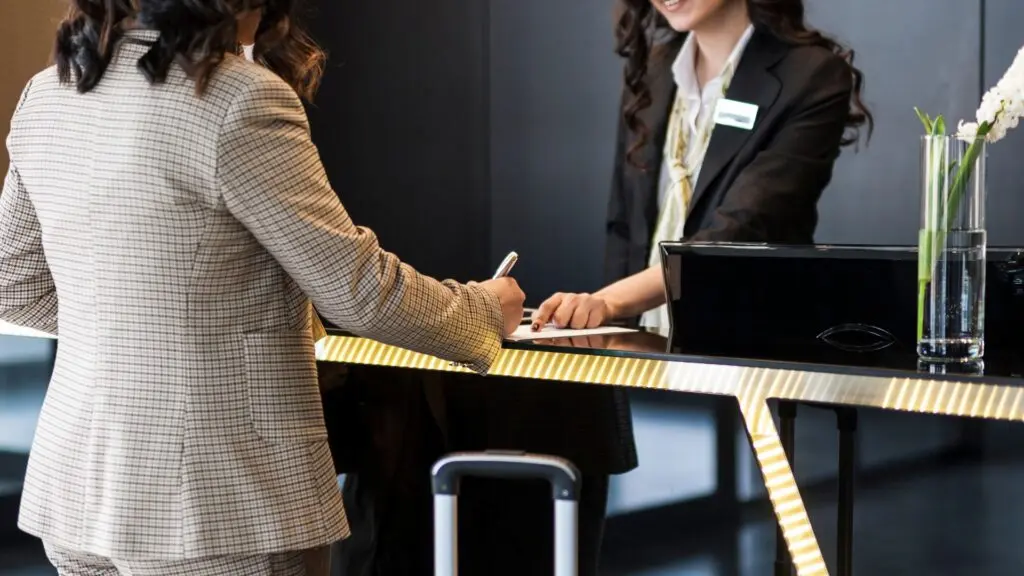 Errores comunes que afectan la rentabilidad de un hotel (y cómo evitarlos)