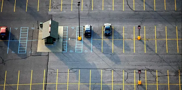 Medidas de estacionamiento paralelo ¿Cuál es la recomendación estándar