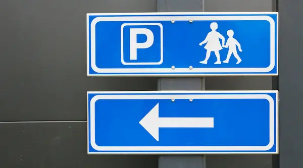 ¿Qué son las señales de estacionamiento y por qué son tan importantes?